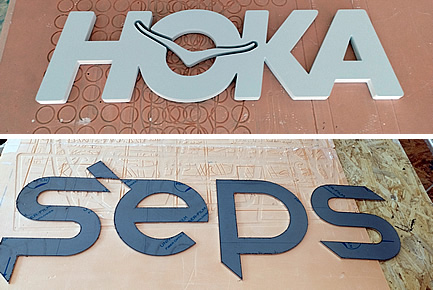 Loga z plastu a plexiskla