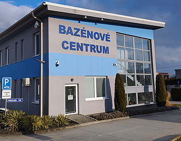 Označení firmy z plastu